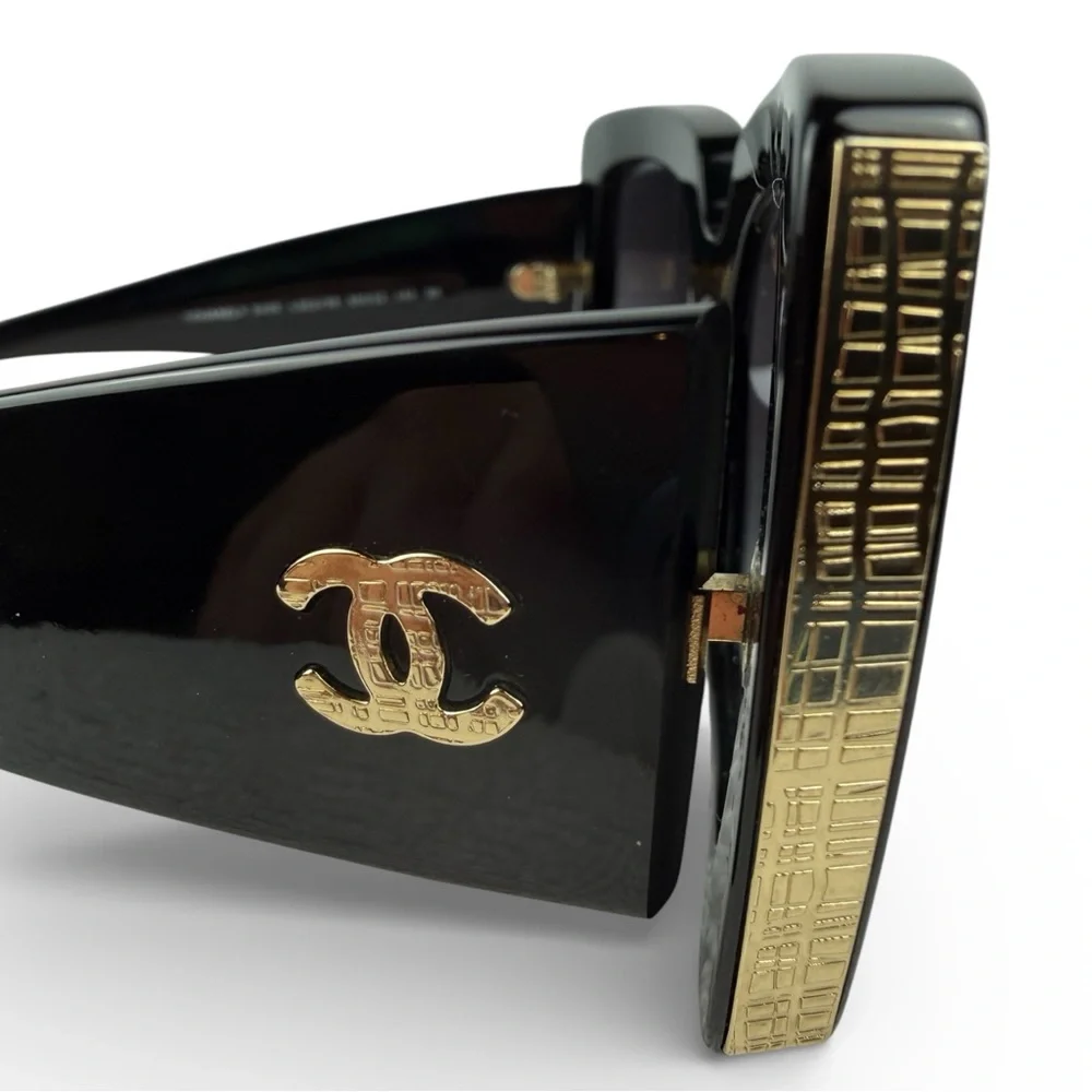CHANEL RECTANGLE SUNGLASSES Acetate, Black & Gold - Lens Gray, Gradient